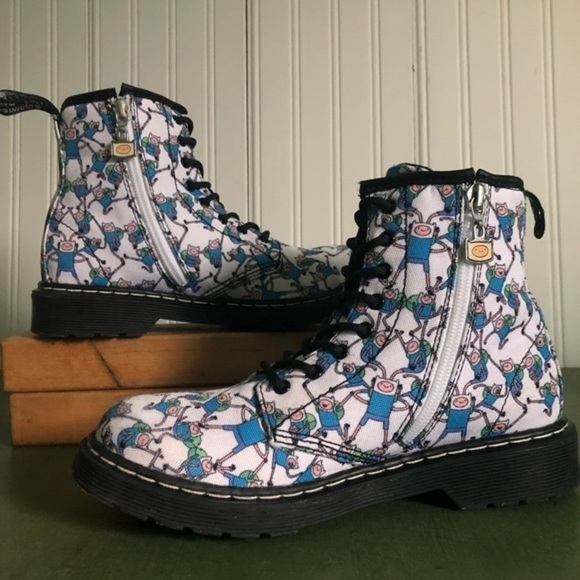 Dr Martens x Adventure Time Finn DELANEY Boots - Picture 2 of 6